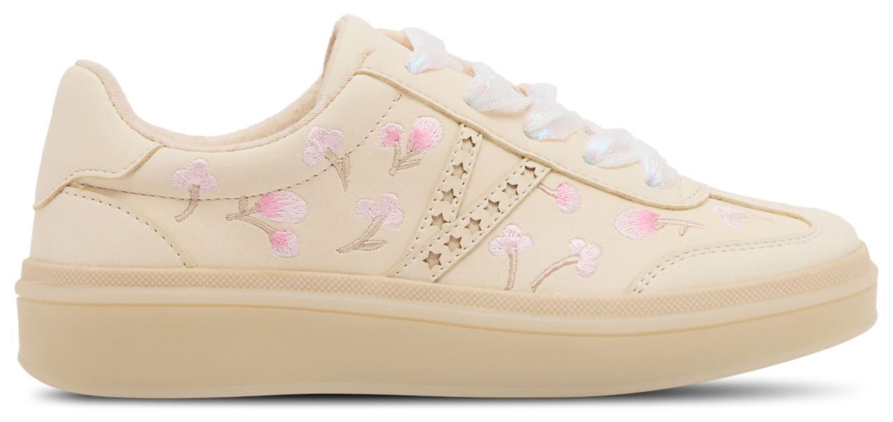 Steve Madden JKAELIE Sneaker Image 1 of 6. Tap to open photo gallery.