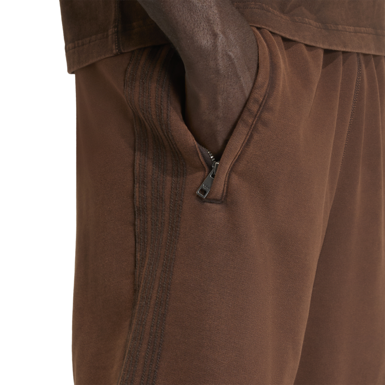 adidas Originals Prem Essentials Retro Washed 9" Shorts Image 4 of 6. Tap to open photo gallery.