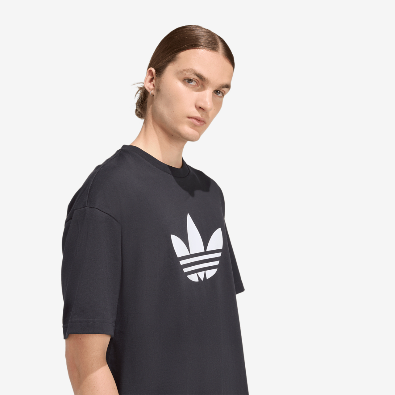 adidas Originals adicolor Trefoil T-Shirt Image 4 of 7. Tap to open photo gallery.