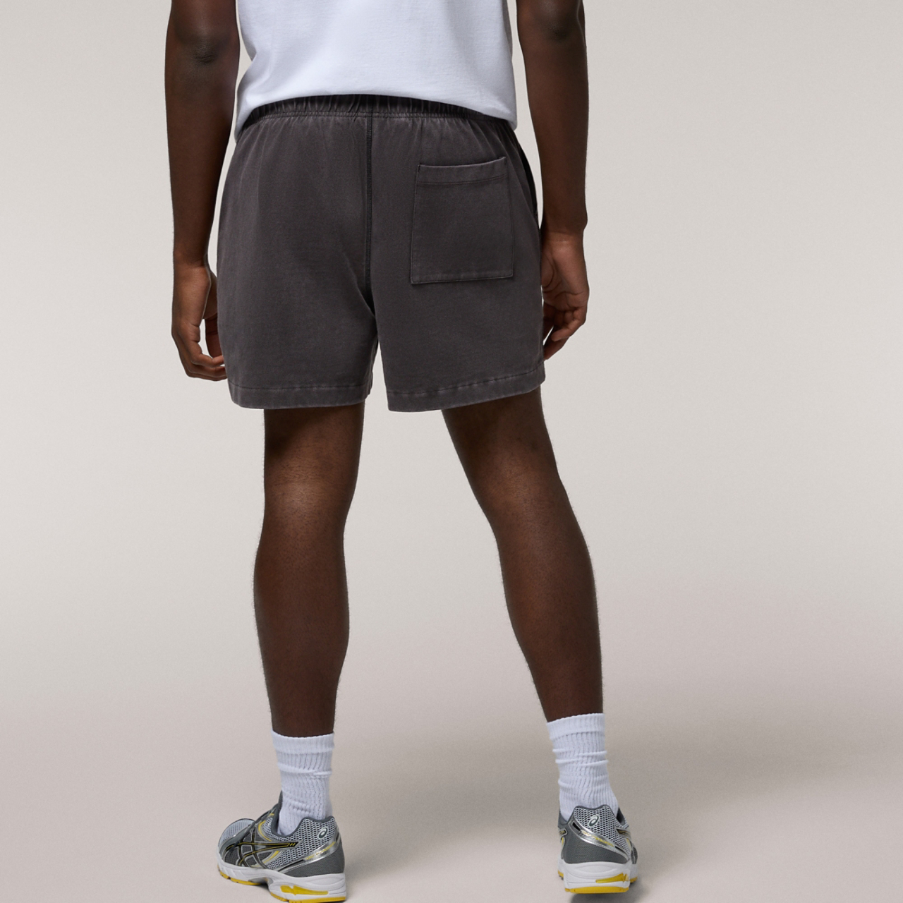 LCKR Heavyweight 6" Inseam Shorts Image 2 of 6. Tap to open photo gallery.