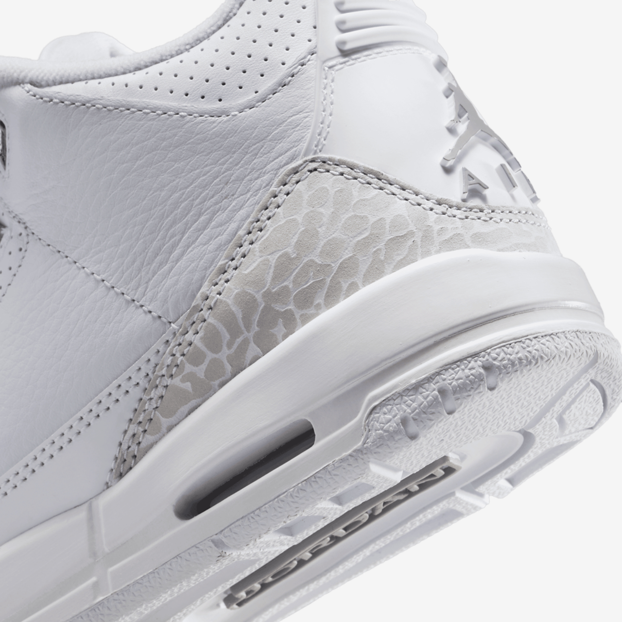 Jordan Retro 3 Image 8 of 9. Tap to open photo gallery.
