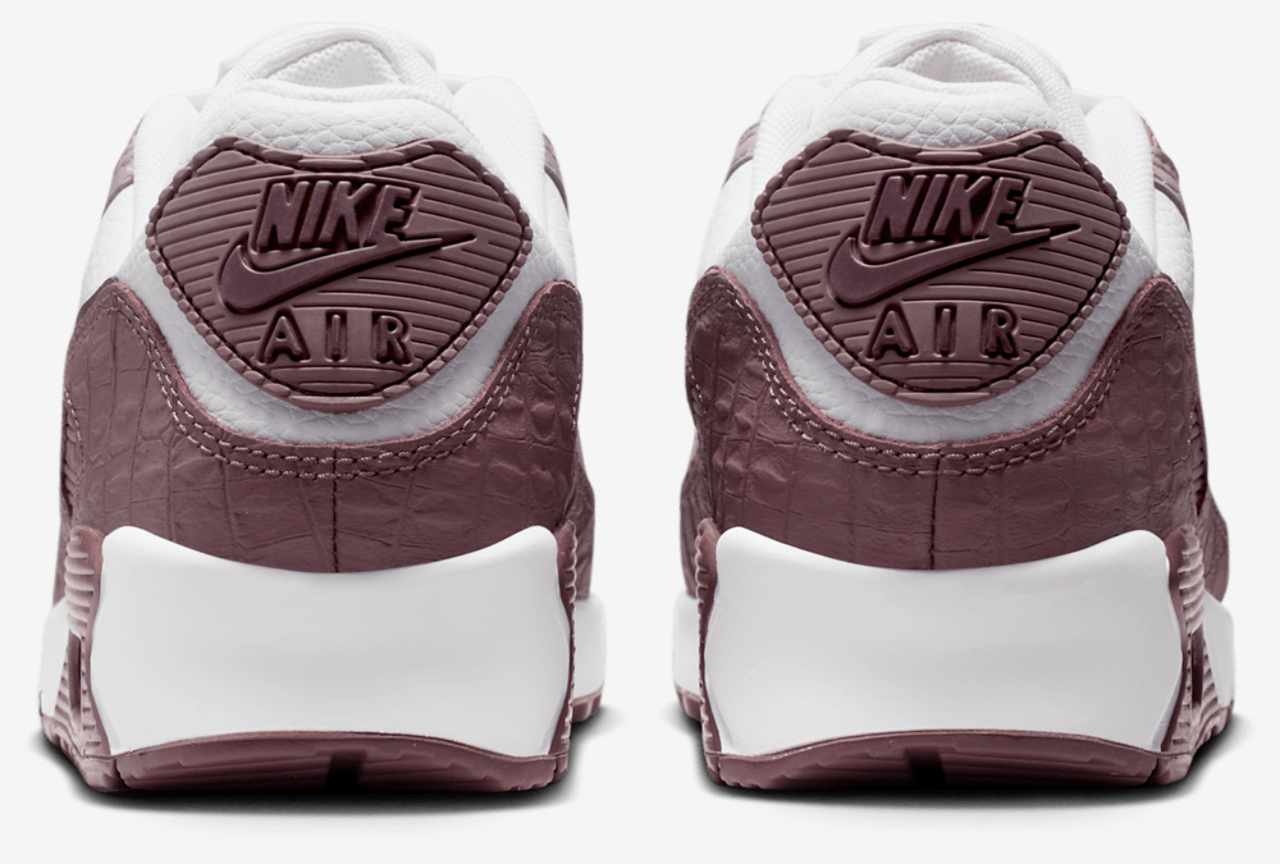 Nike Air Max 90 Image 3 of 8. Tap to open photo gallery.