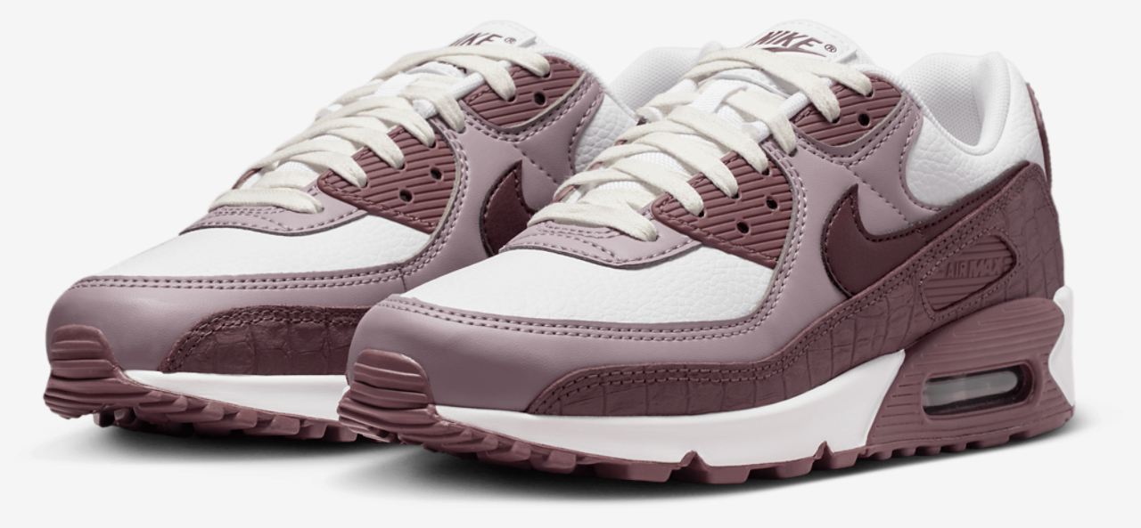 Nike Air Max 90 Image 6 of 8. Tap to open photo gallery.