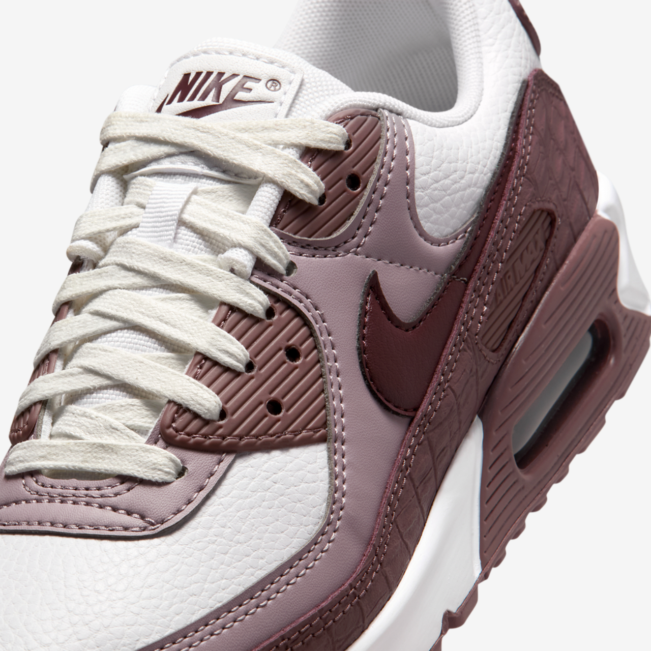 Nike Air Max 90 Image 7 of 8. Tap to open photo gallery.