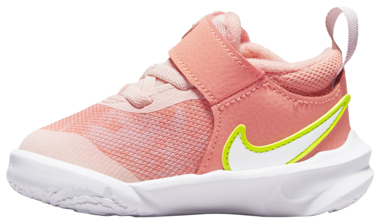 Nike Team Hustle D 10 Image 2 of 6. Tap to open photo gallery.