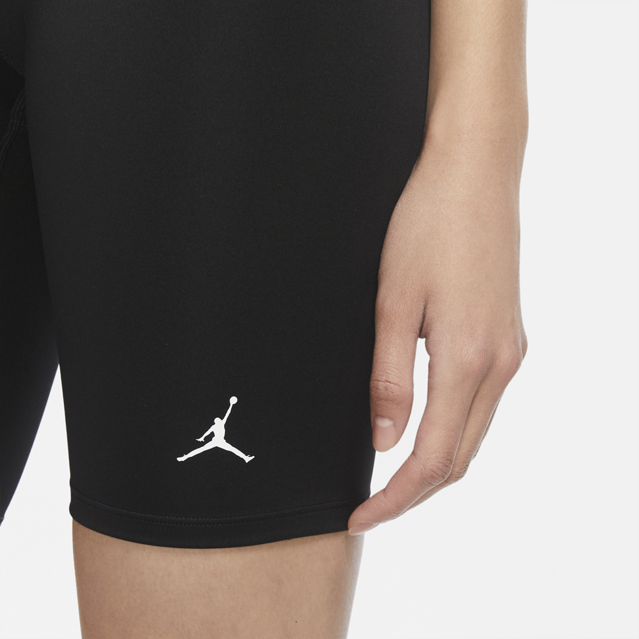 Jordan Essential Leg Core Shorts Image 4 of 4. Tap to open photo gallery.