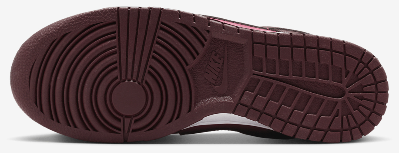 Nike Dunk Low Ess Image 5 of 5. Tap to open photo gallery.