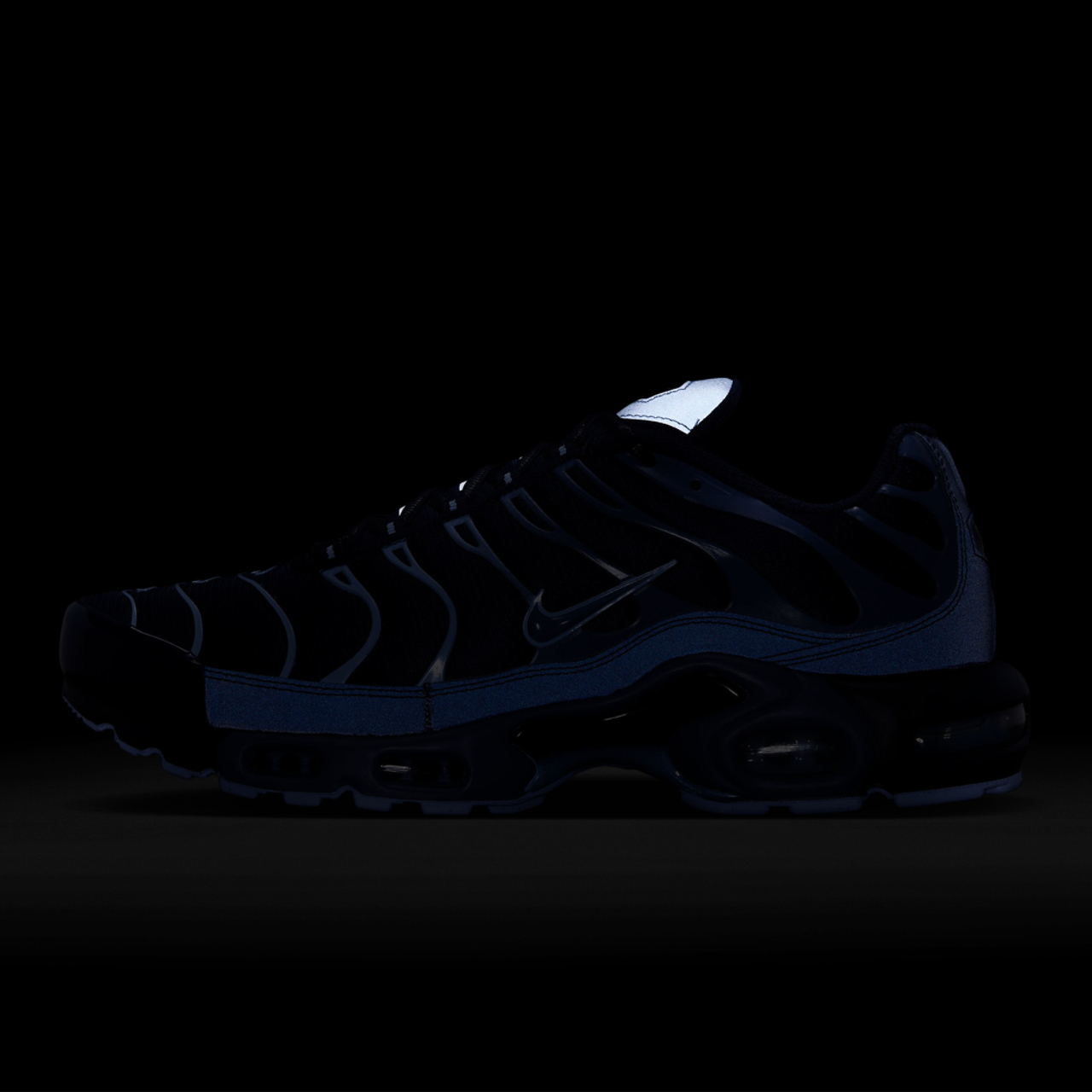 Nike Air Max Plus Na9 Image 6 of 6. Tap to open photo gallery.