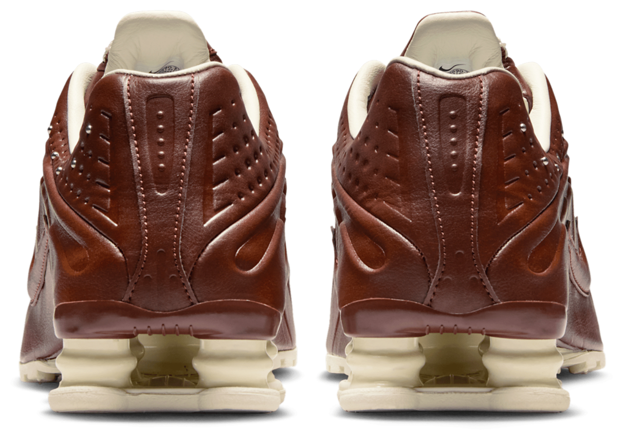 Nike Shox R4 Image 3 of 5. Tap to open photo gallery.