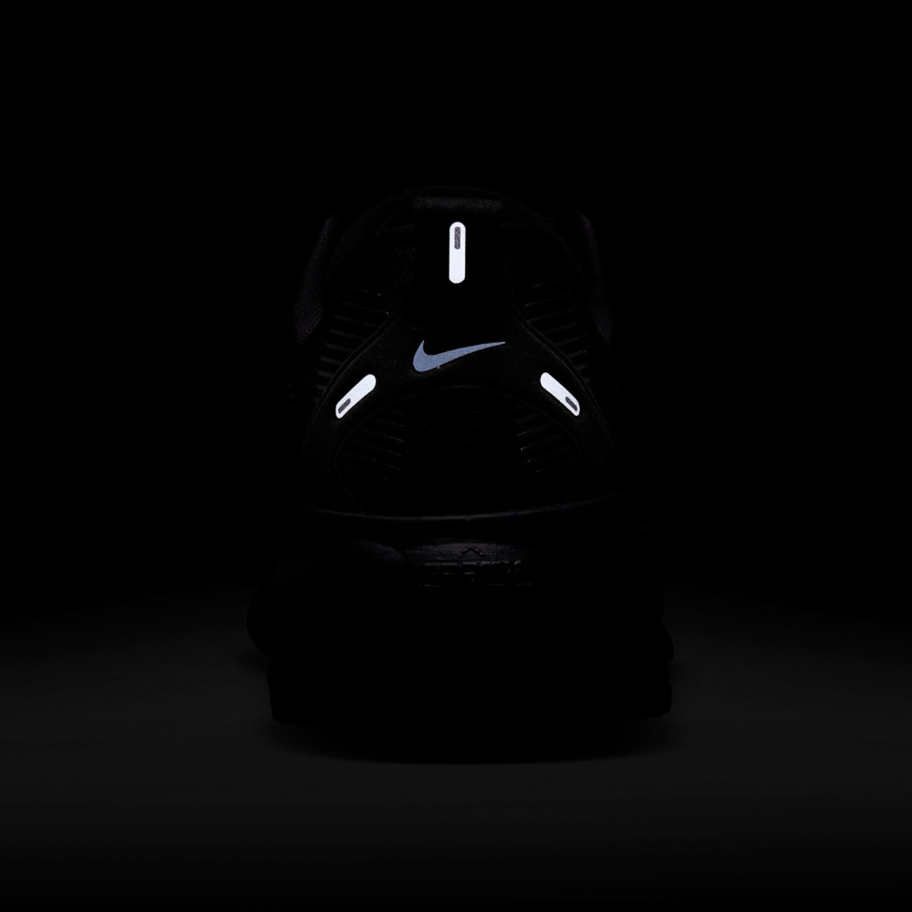 Nike Vomero 18 Image 6 of 6. Tap to open photo gallery.