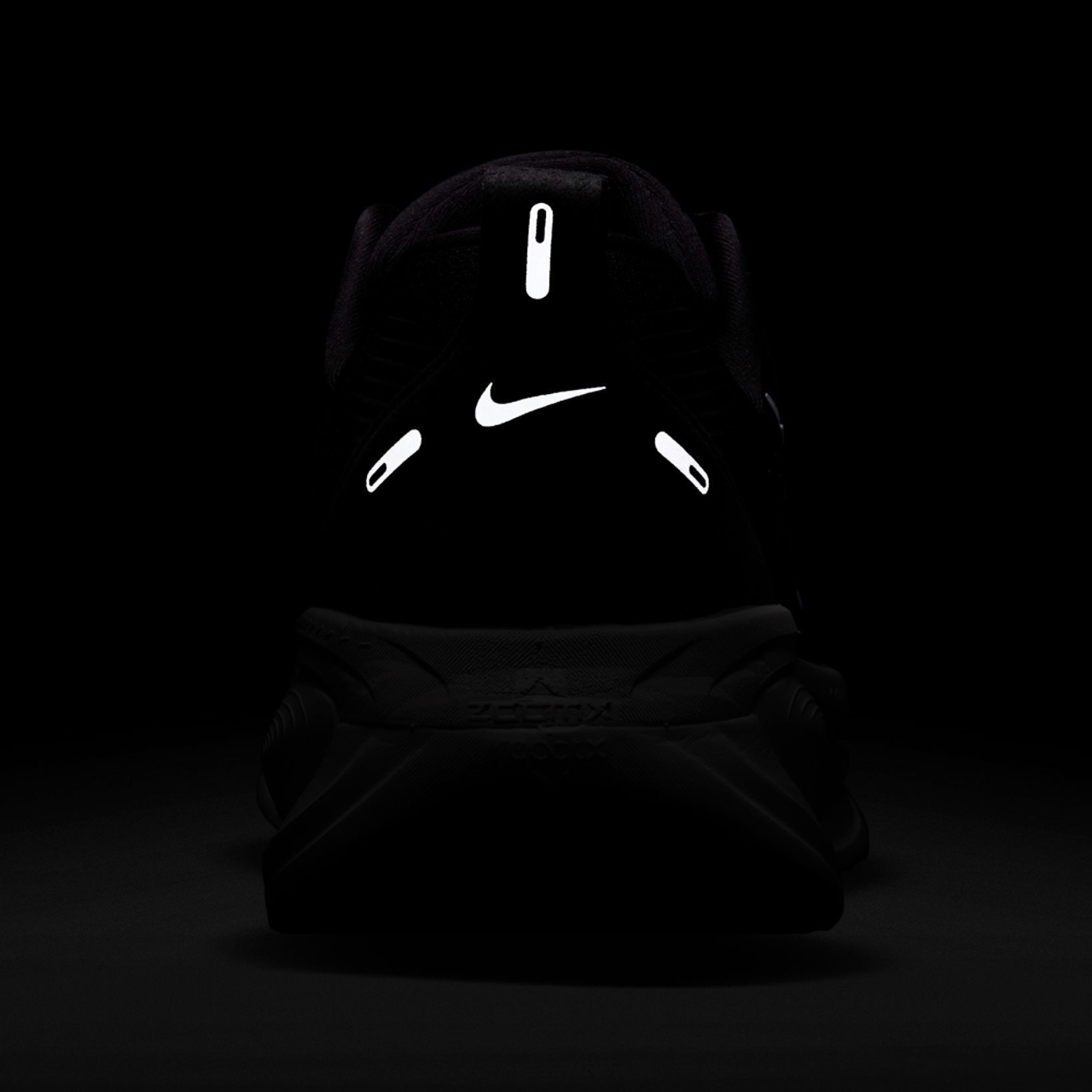 Nike Vomero 18 Image 6 of 6. Tap to open photo gallery.