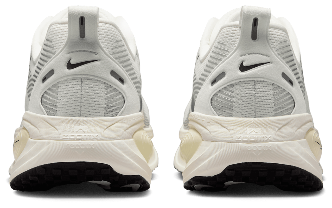 Nike Vomero 18 Image 3 of 8. Tap to open photo gallery.