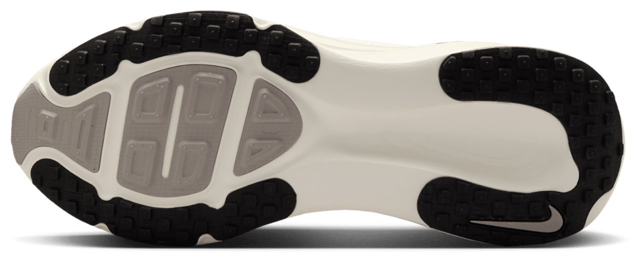 Nike Vomero 18 Image 5 of 8. Tap to open photo gallery.
