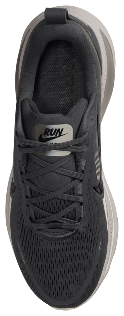 Nike Vomero 18 Image 3 of 4. Tap to open photo gallery.