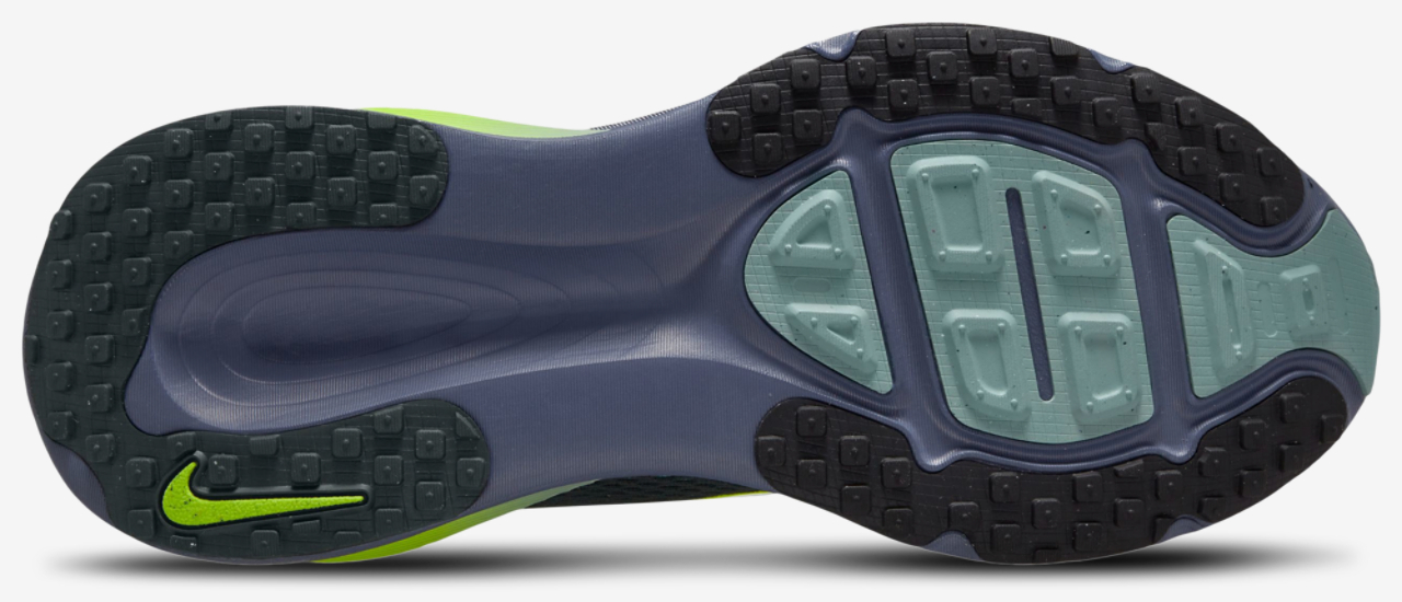 Nike Vomero 18 Image 4 of 4. Tap to open photo gallery.