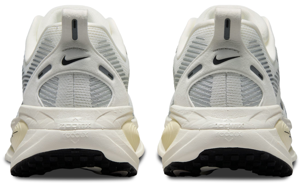 Nike Vomero 18 Image 3 of 6. Tap to open photo gallery.