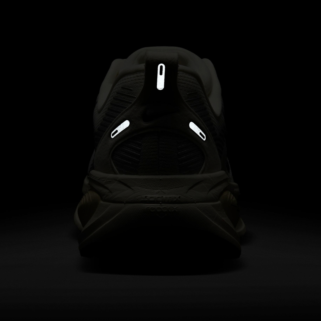 Nike Vomero 18 Image 6 of 6. Tap to open photo gallery.