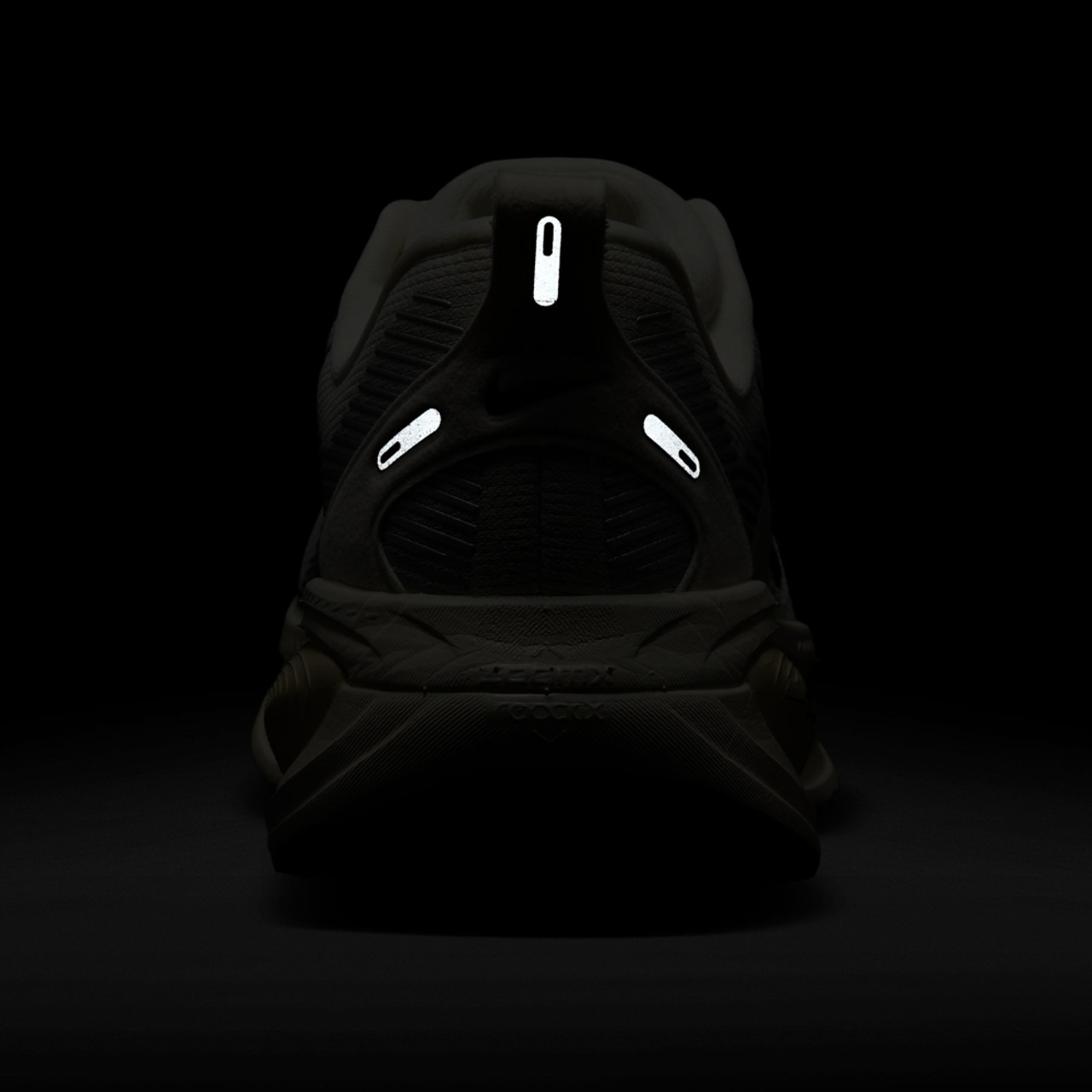 Nike Vomero 18 Image 6 of 6. Tap to open photo gallery.