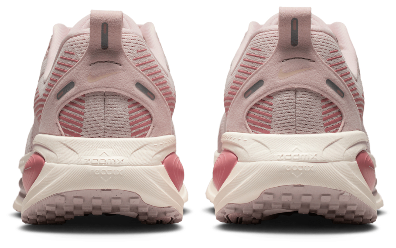 Nike Vomero 18 Image 3 of 5. Tap to open photo gallery.