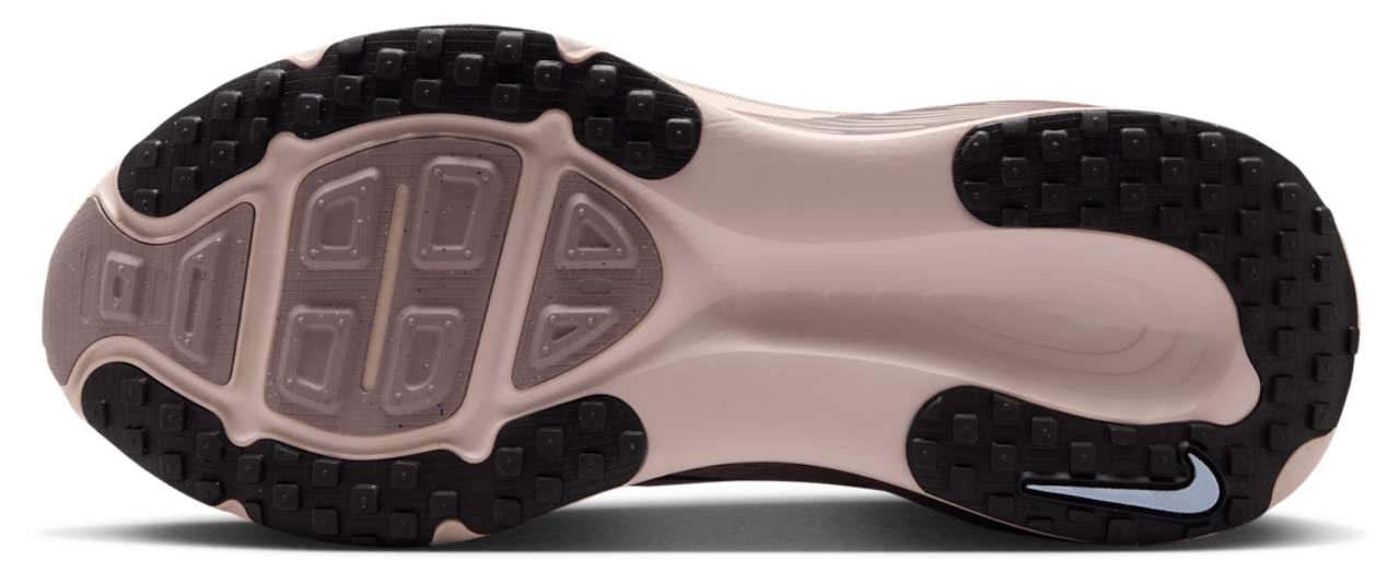 Nike Vomero 18 Image 5 of 5. Tap to open photo gallery.