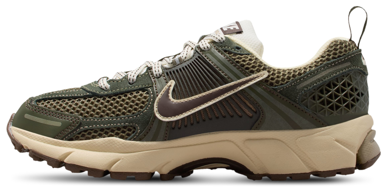 Nike Vomero 5 Image 2 of 6. Tap to open photo gallery.