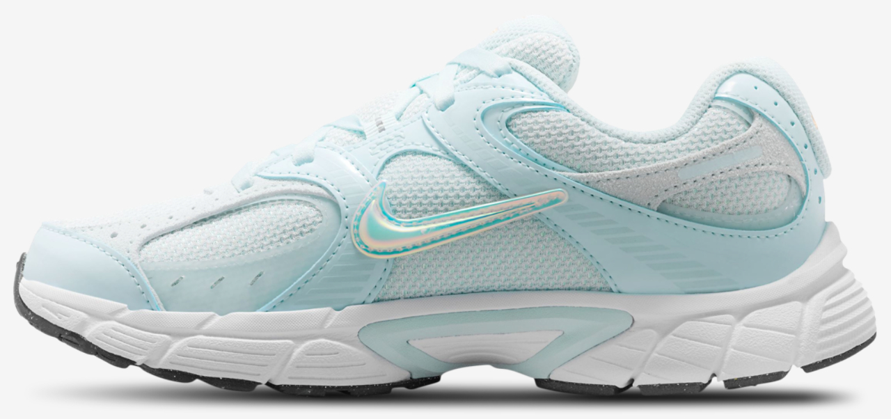 Nike V5 Runner Image 2 of 5. Tap to open photo gallery.
