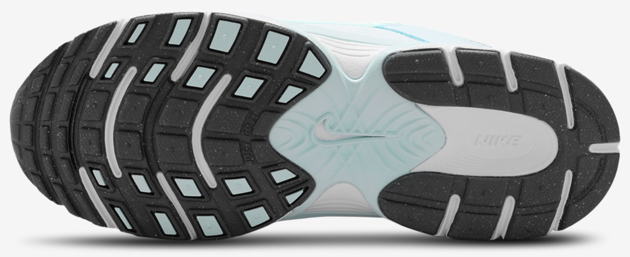 Nike V5 Runner Image 5 of 5. Tap to open photo gallery.