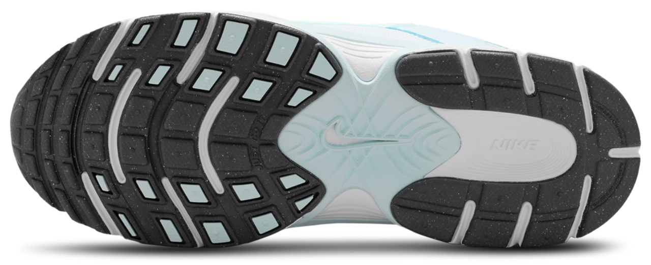 Nike V5 Runner Image 5 of 5. Tap to open photo gallery.