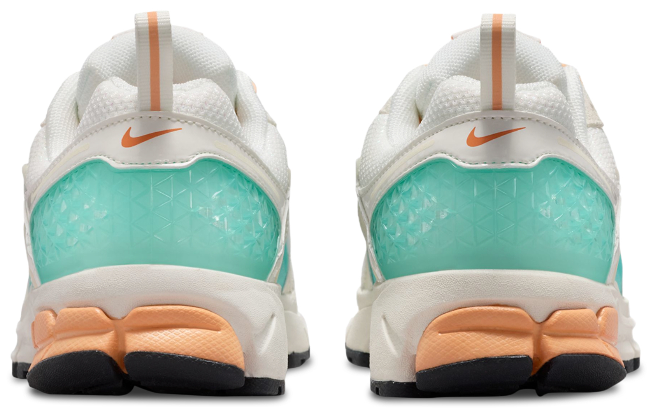 Nike Vomero 5 Image 3 of 6. Tap to open photo gallery.