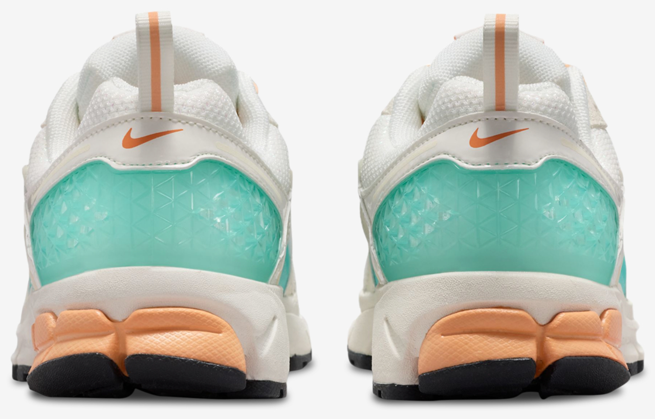 Nike Vomero 5 Image 3 of 6. Tap to open photo gallery.