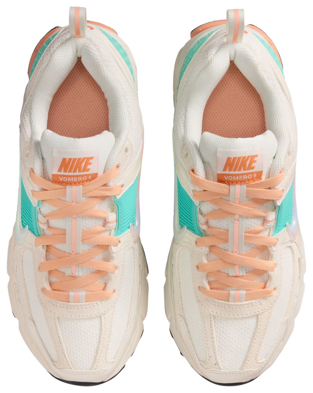 Nike Vomero 5 Image 4 of 6. Tap to open photo gallery.
