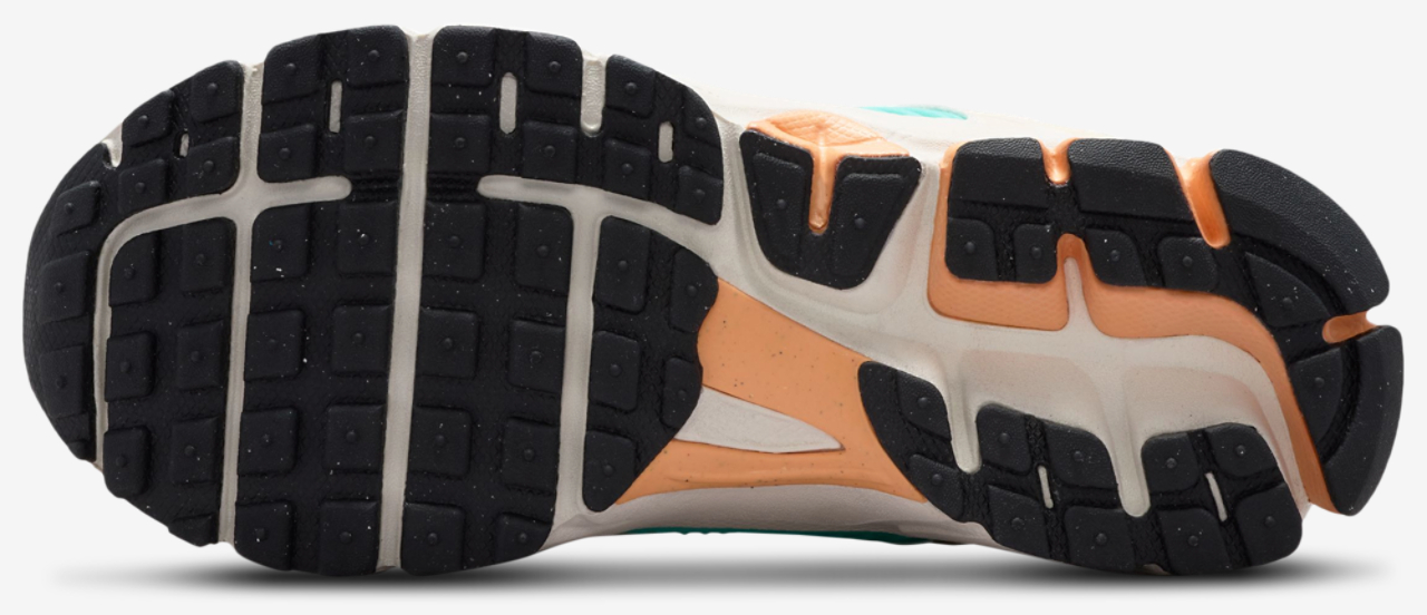 Nike Vomero 5 Image 5 of 6. Tap to open photo gallery.