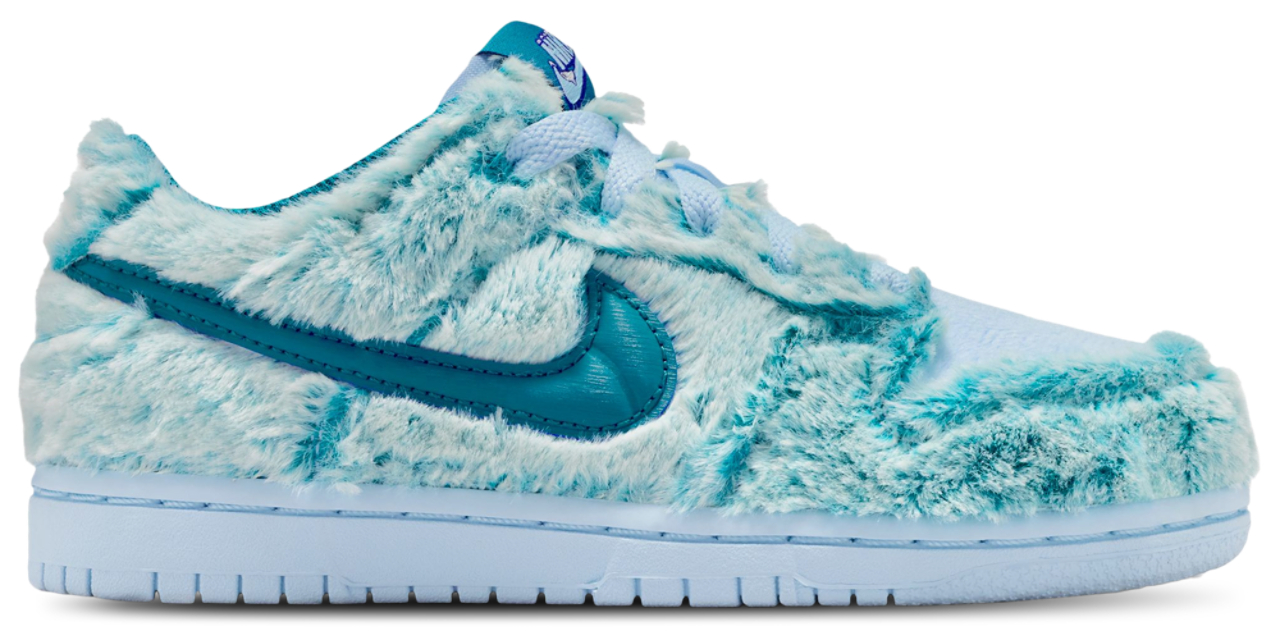 Nike Dunk Low Image 1 of 5. Tap to open photo gallery.
