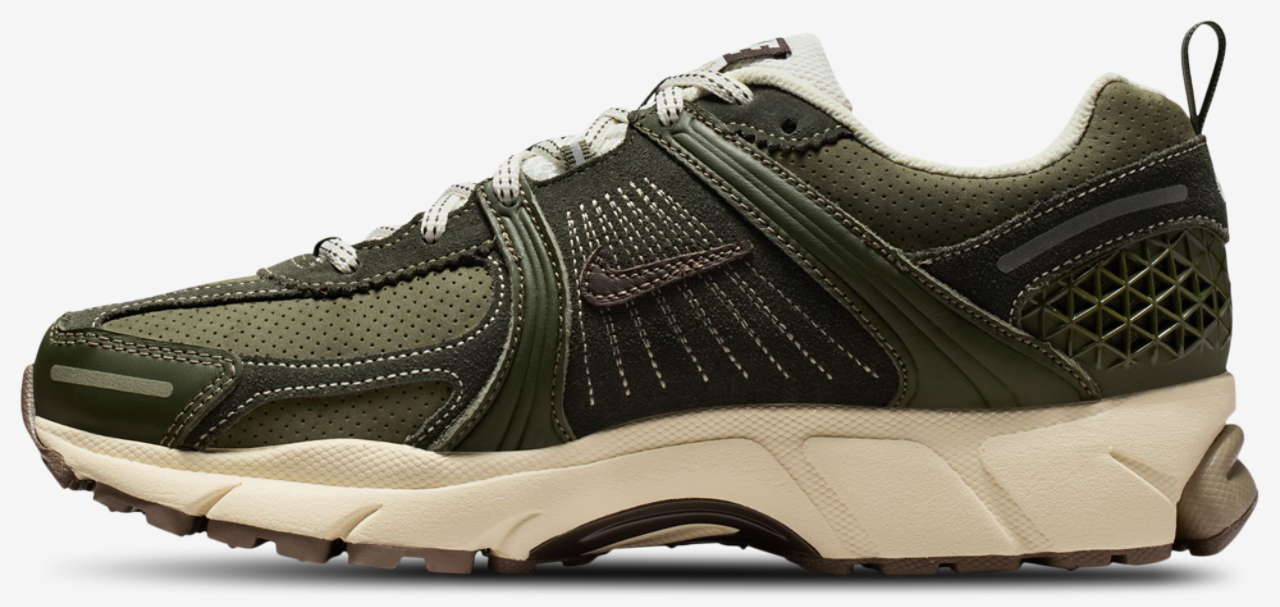 Nike Zoom Vomero 5 Premium Image 2 of 6. Tap to open photo gallery.