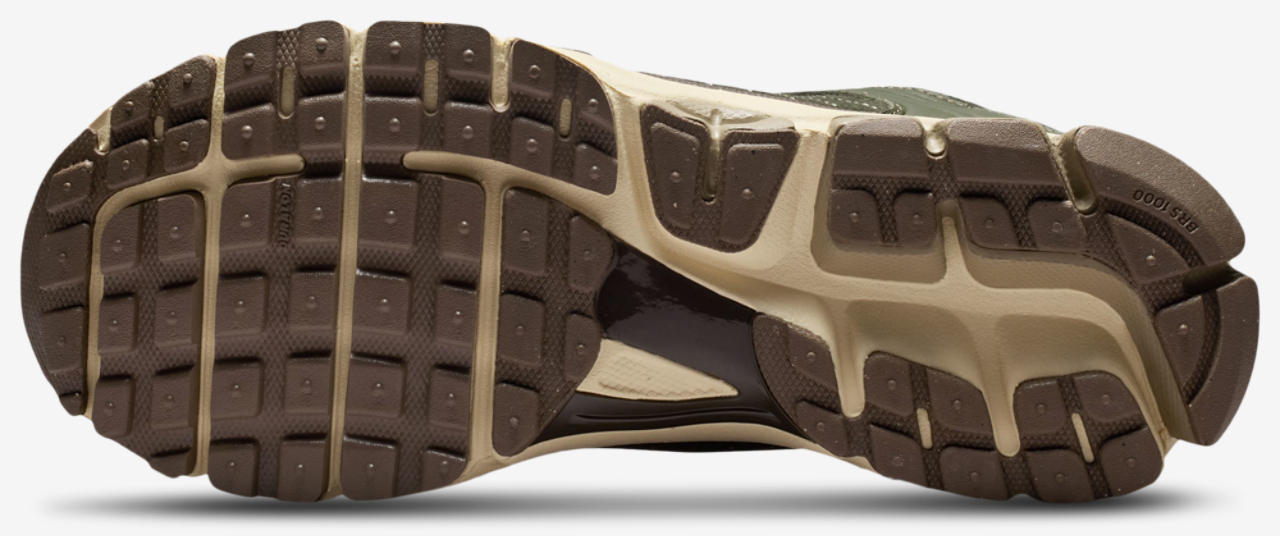 Nike Zoom Vomero 5 Premium Image 5 of 6. Tap to open photo gallery.