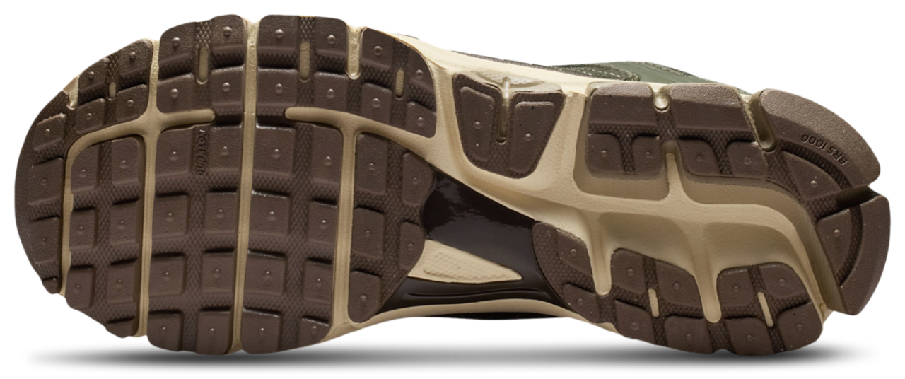 Nike Zoom Vomero 5 Premium Image 5 of 6. Tap to open photo gallery.