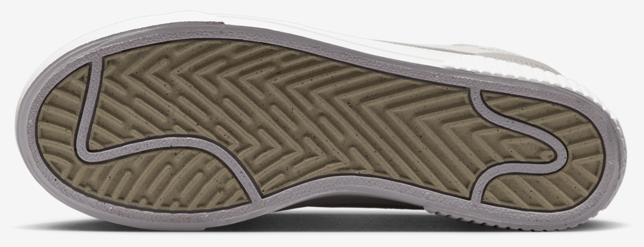 Nike Court Legacy Lift Image 5 of 8. Tap to open photo gallery.