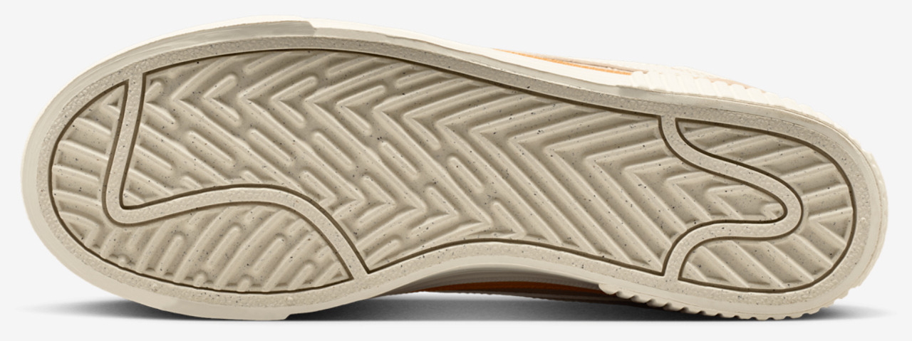 Nike Court Legacy Lift Image 5 of 8. Tap to open photo gallery.