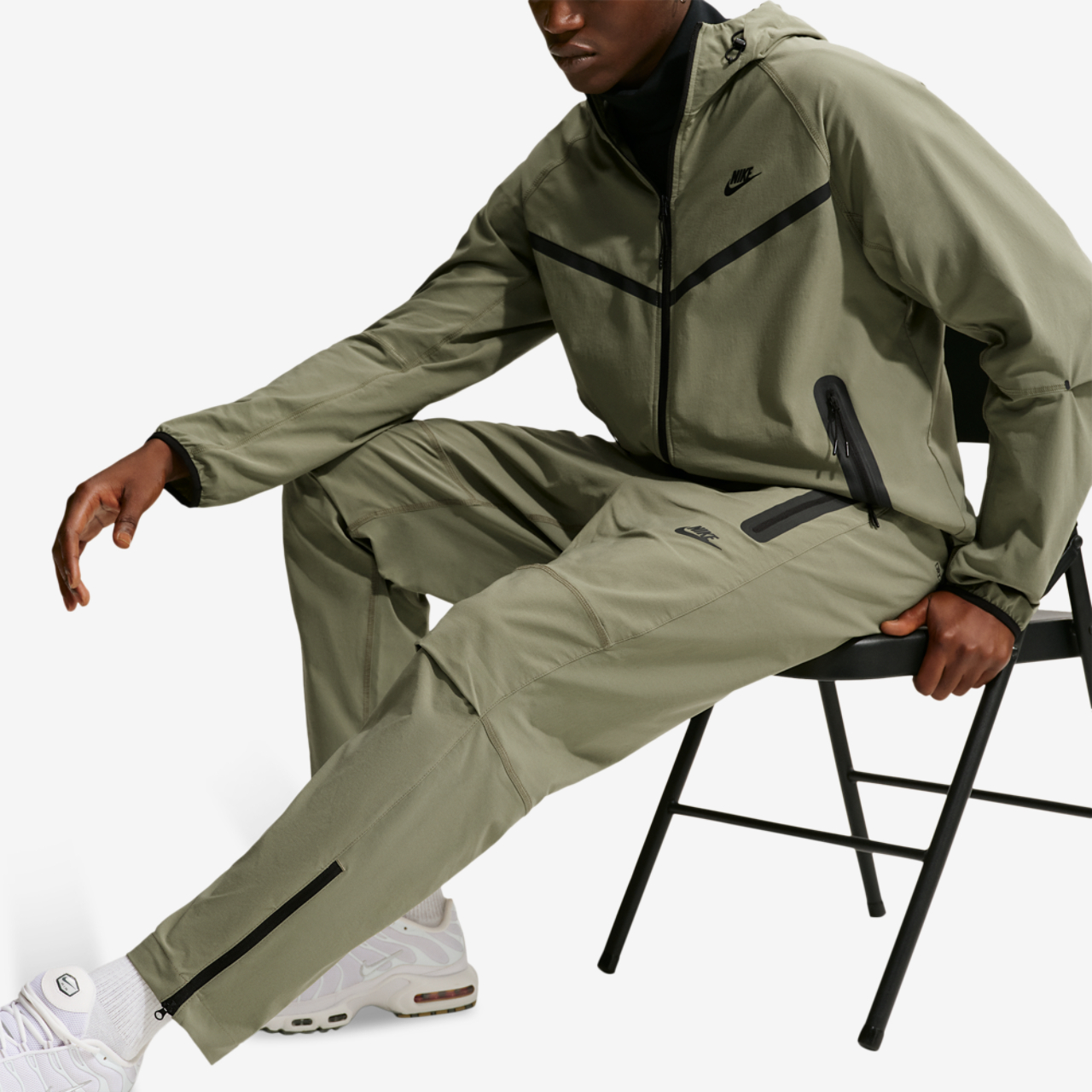 Nike Tech Woven Pants OH Image 6 of 8. Tap to open photo gallery.