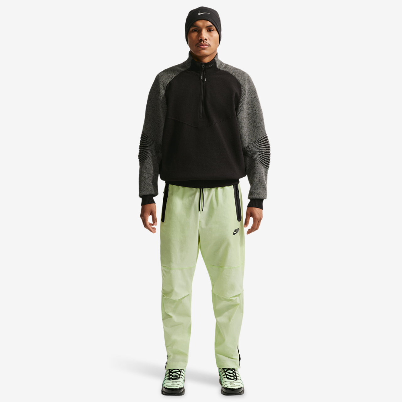 Nike Tech Woven Pants OH Image 3 of 4. Tap to open photo gallery.