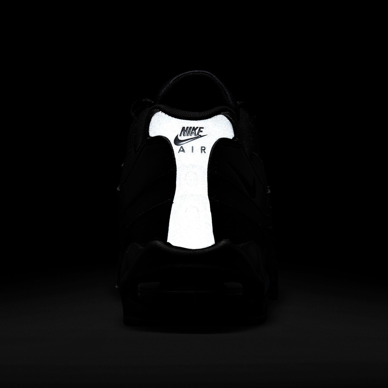 靴 Nike Air Max 95 OG White and Black 24.5 NIKE公式】エア マックス 95 OG 'White and Black' (IM7409-100