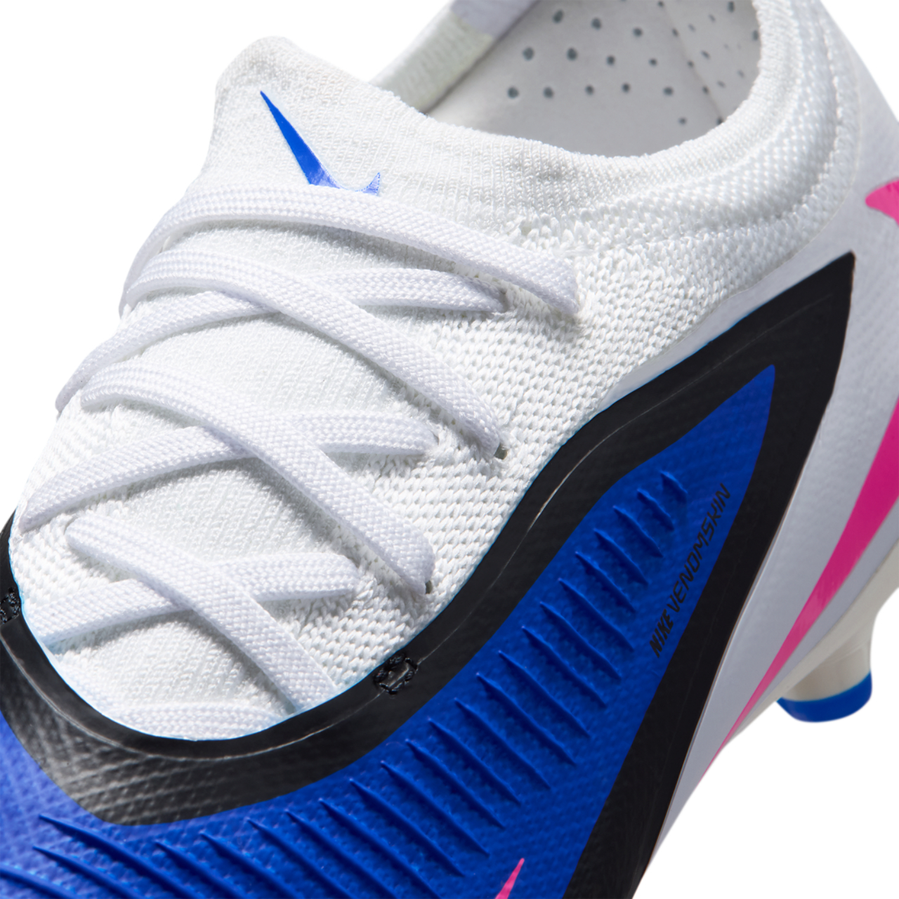 Nike JR Phantom 6 Low Pro FG/MG Image 7 of 9. Tap to open photo gallery.