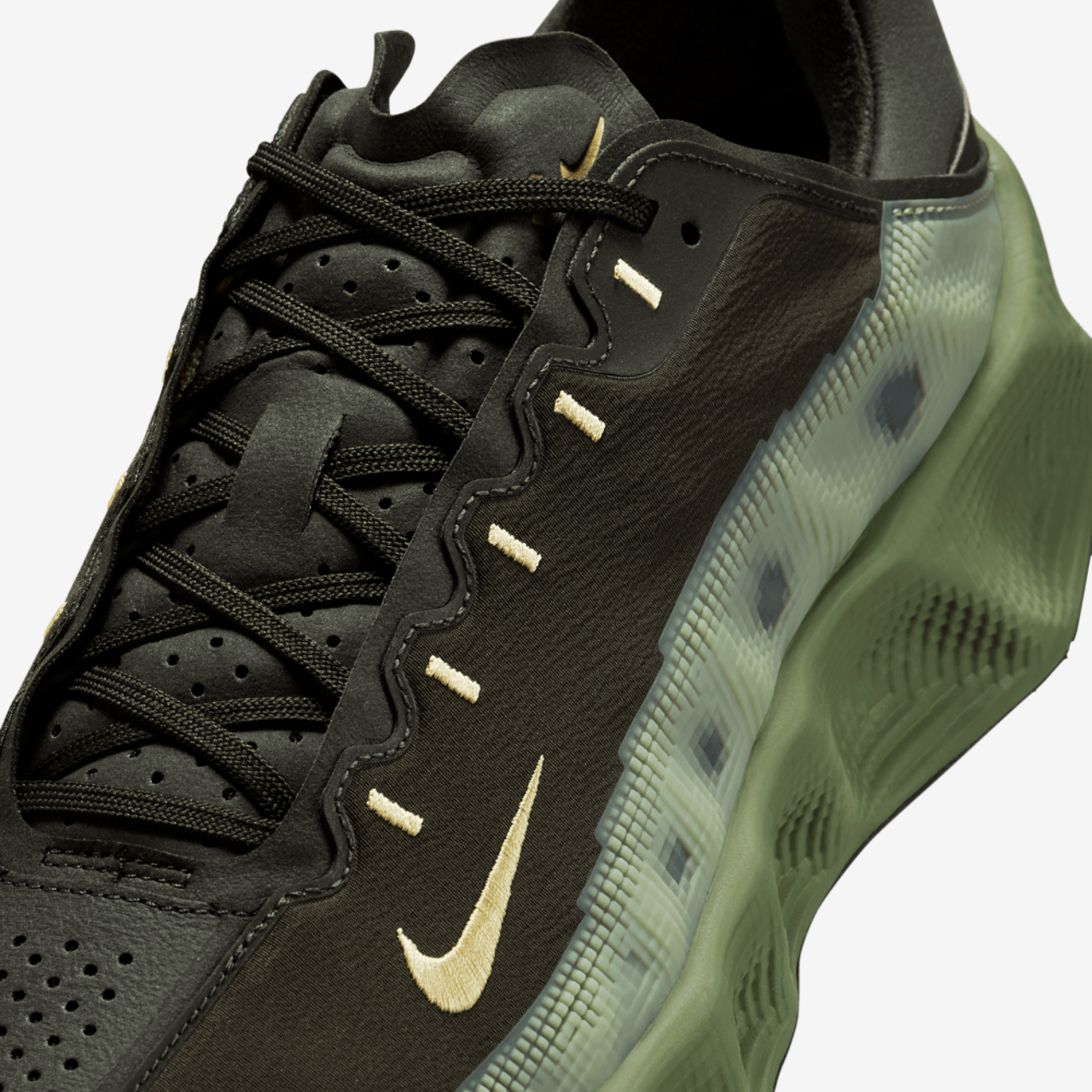 Nike Ava Rover Reflectivity Image 7 of 8. Tap to open photo gallery.