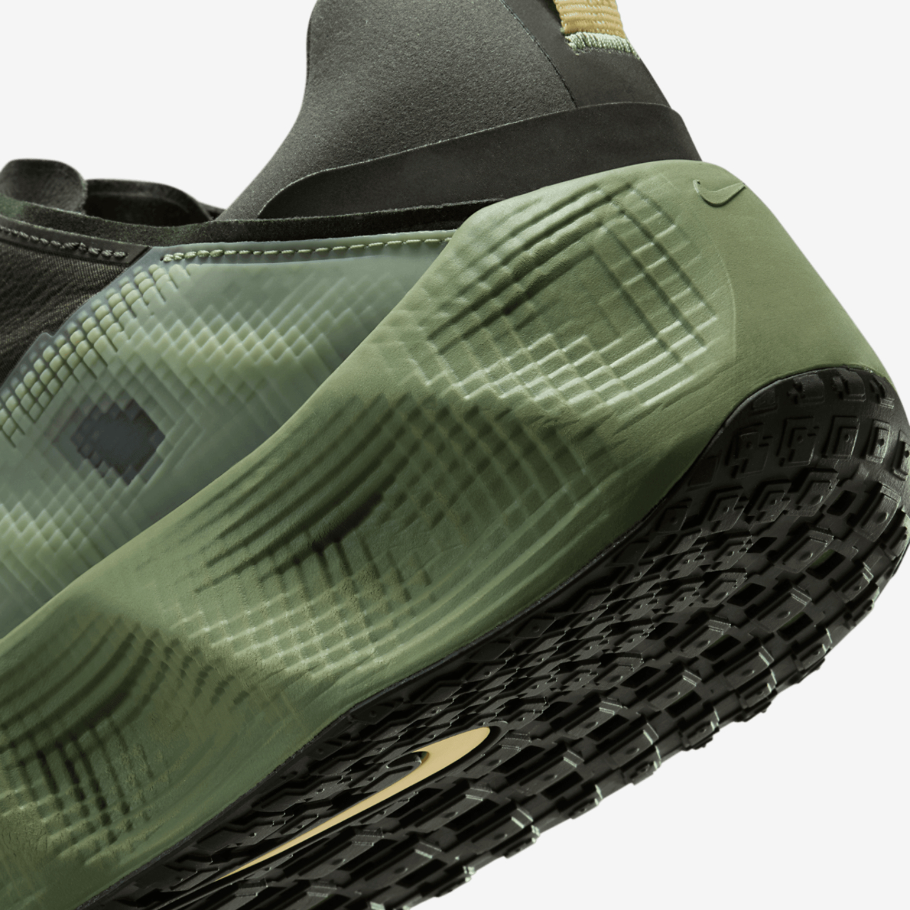 Nike Ava Rover Reflectivity Image 8 of 8. Tap to open photo gallery.
