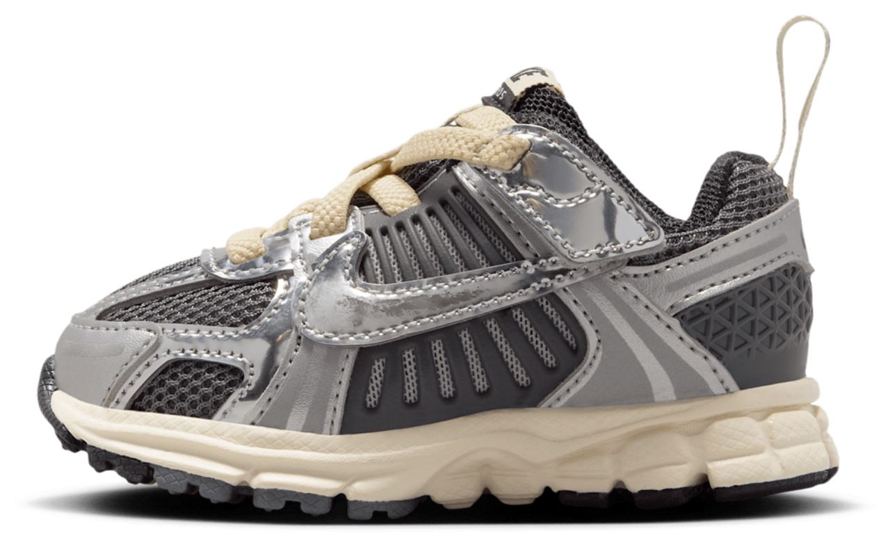 Nike Vomero 5 Image 2 of 5. Tap to open photo gallery.