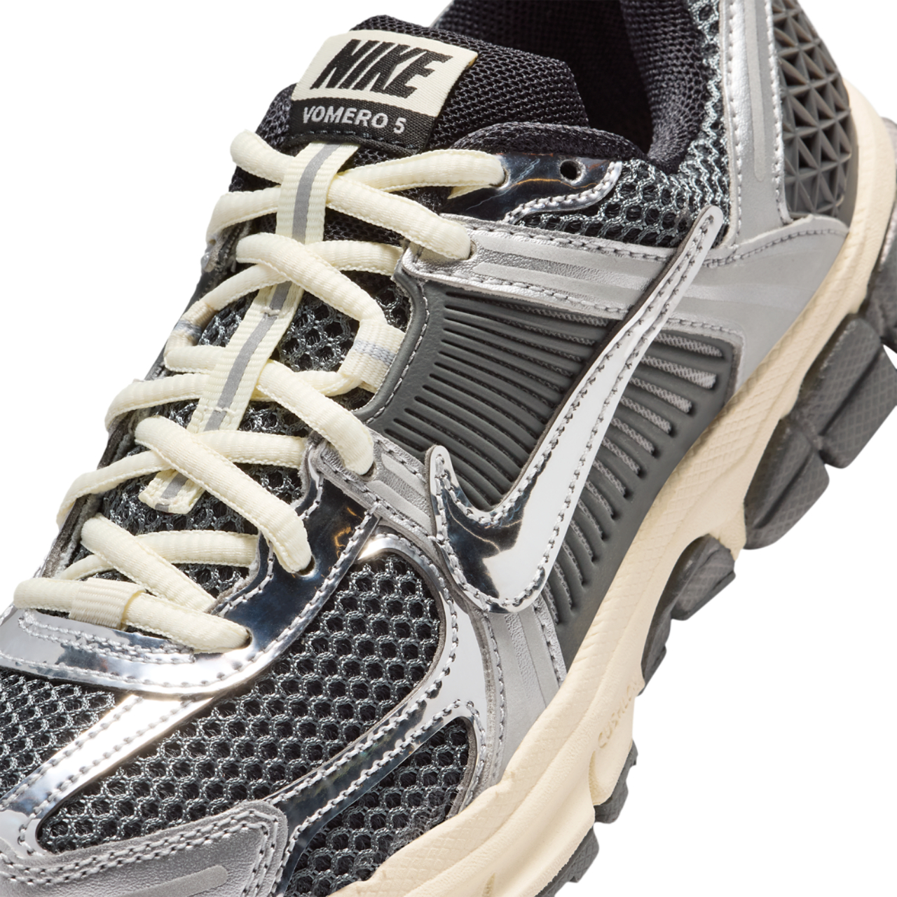 Nike Vomero 5 Image 7 of 8. Tap to open photo gallery.