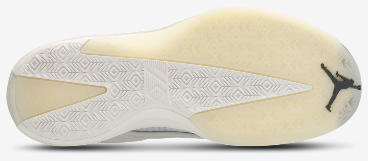 Jordan Air Jordan 40 Image 5 of 8. Tap to open photo gallery.