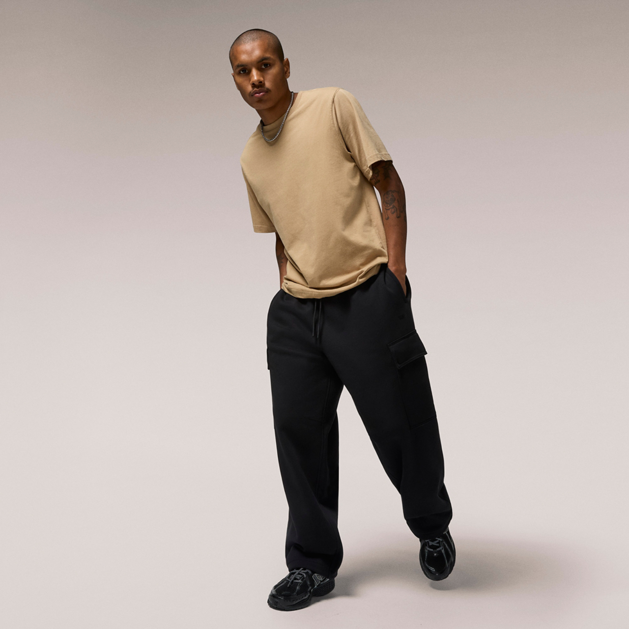 LCKR Trinity Baggy Cargo Fleece Sweatpants Image 5 of 6. Tap to open photo gallery.