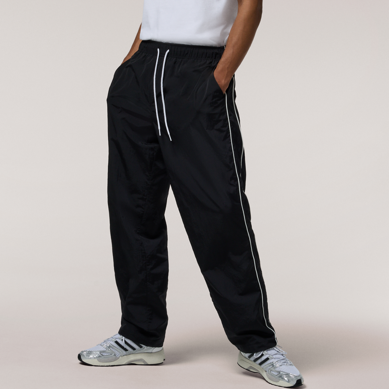 LCKR Keaton Relaxed Fit Wind Pants Image 1 of 10. Tap to open photo gallery.