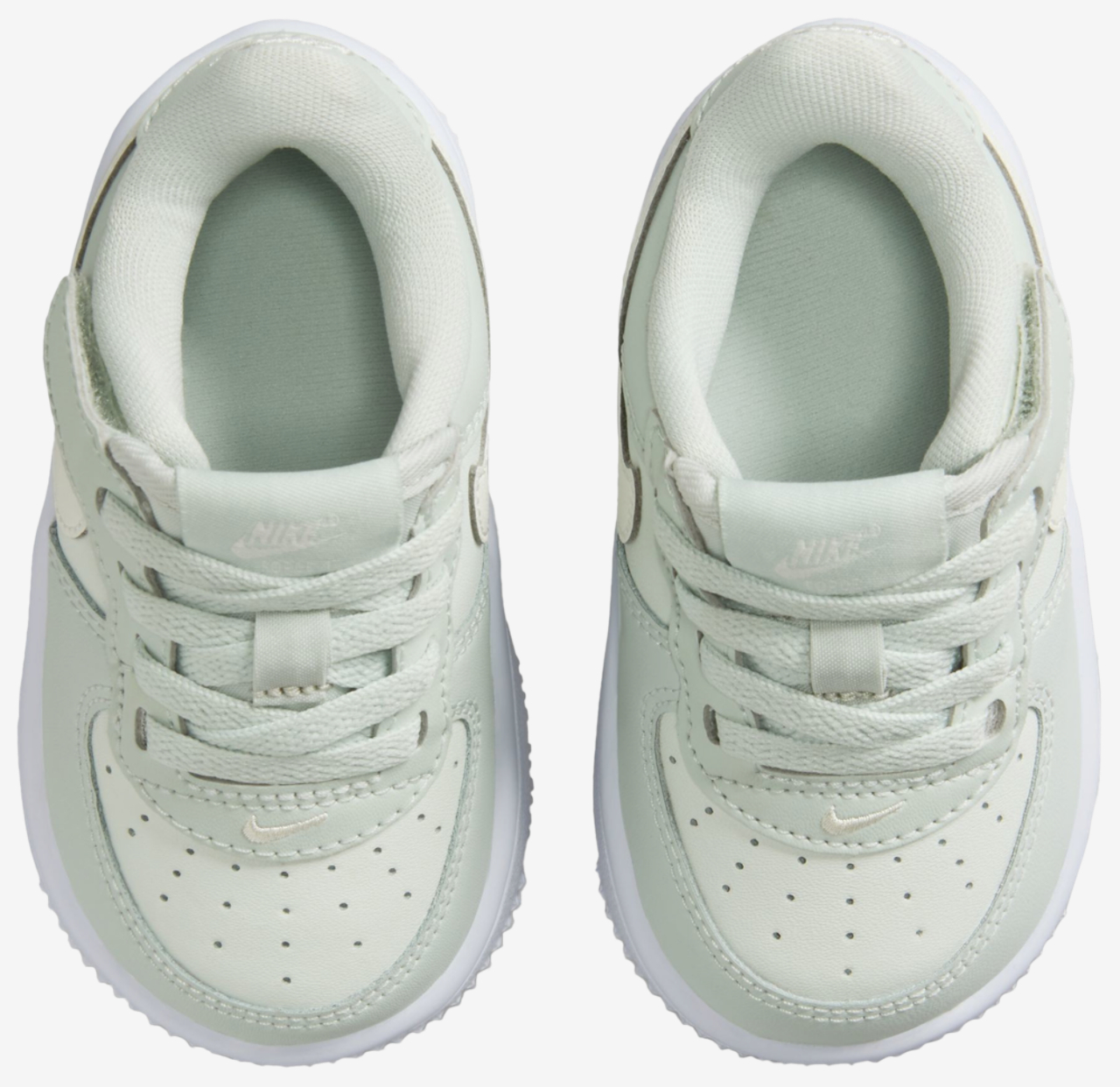 Nike Air Force 1 Low EasyOn Image 4 of 5. Tap to open photo gallery.